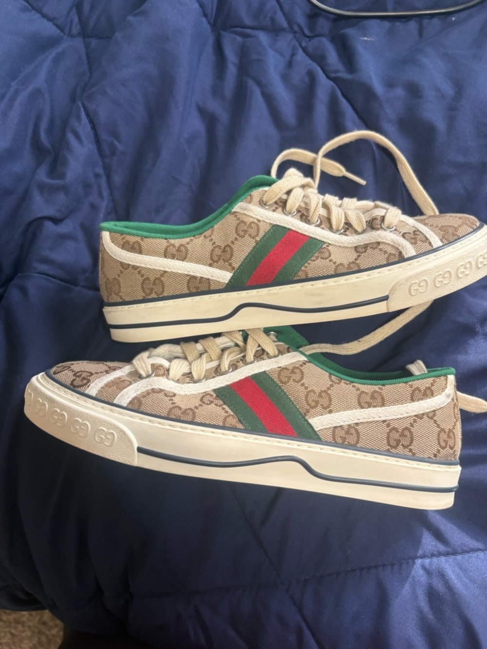 Gucci Beige Monogram Low-Top Sneakers with Green & Red Stripe - Picture 2 of 4
